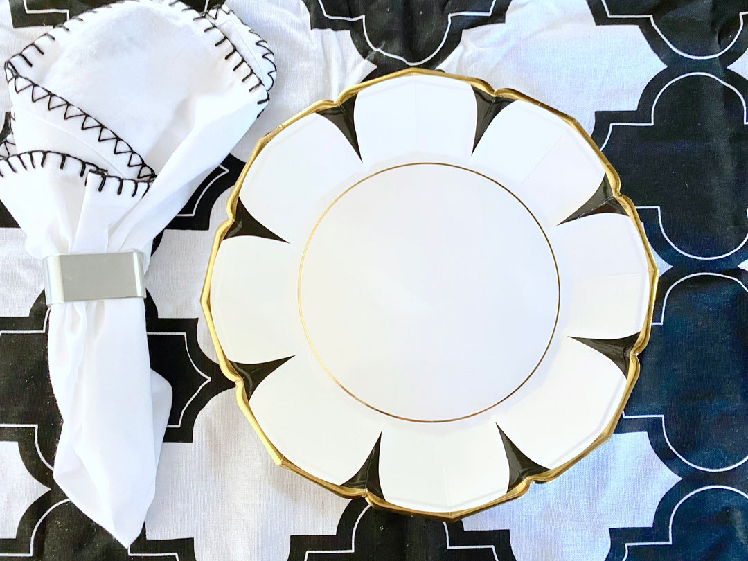 Black Daisy Dinner Plates