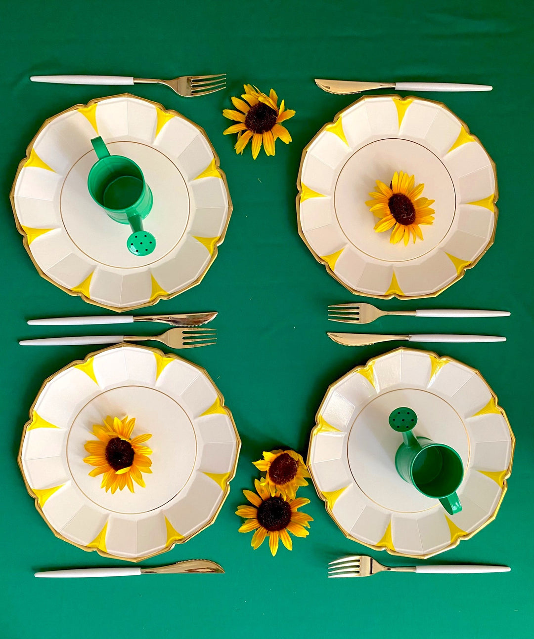 Tuscan Daisy Dinner Plates